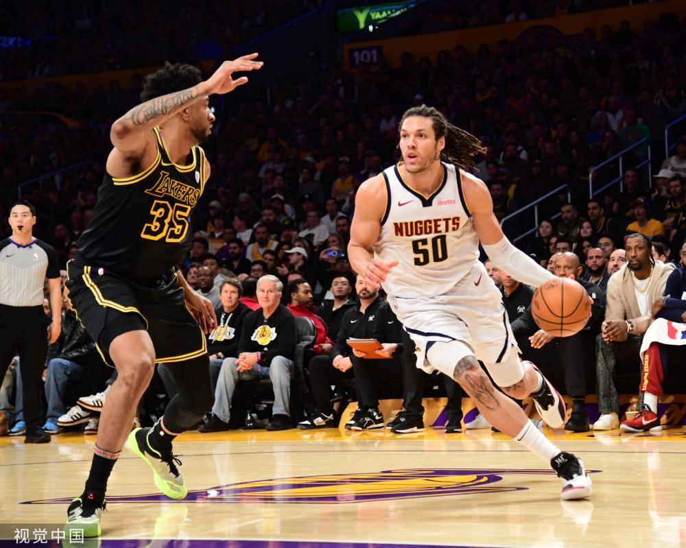 紧随其后的 紧随其后的