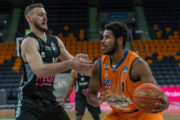 到奥斯梅恩 到奥斯梅恩